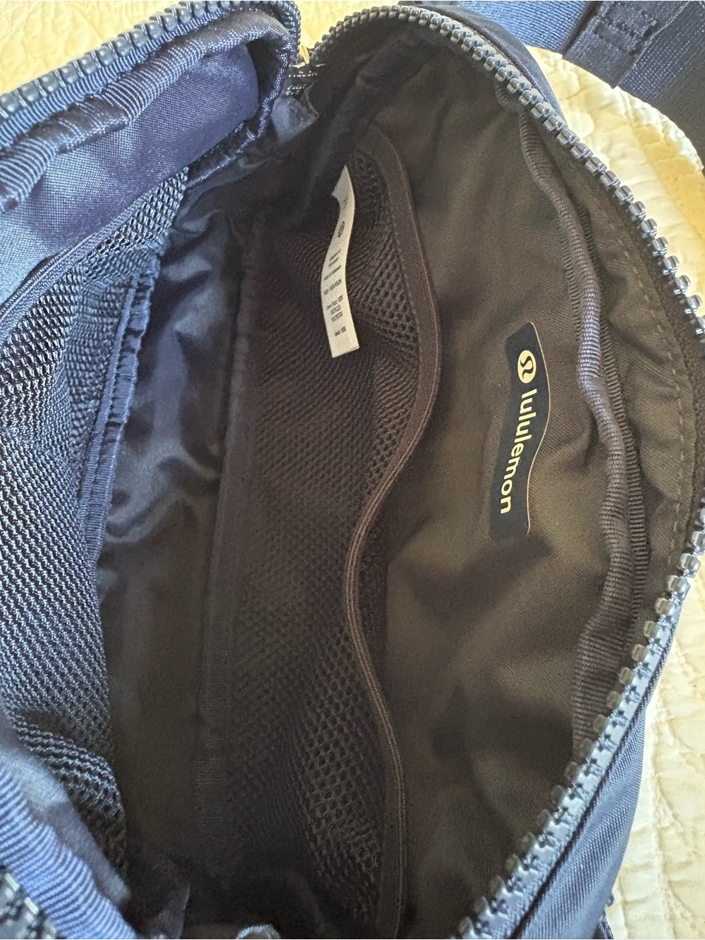 lululemon athletica everywhere Belt bag large - Picture 3 of 4